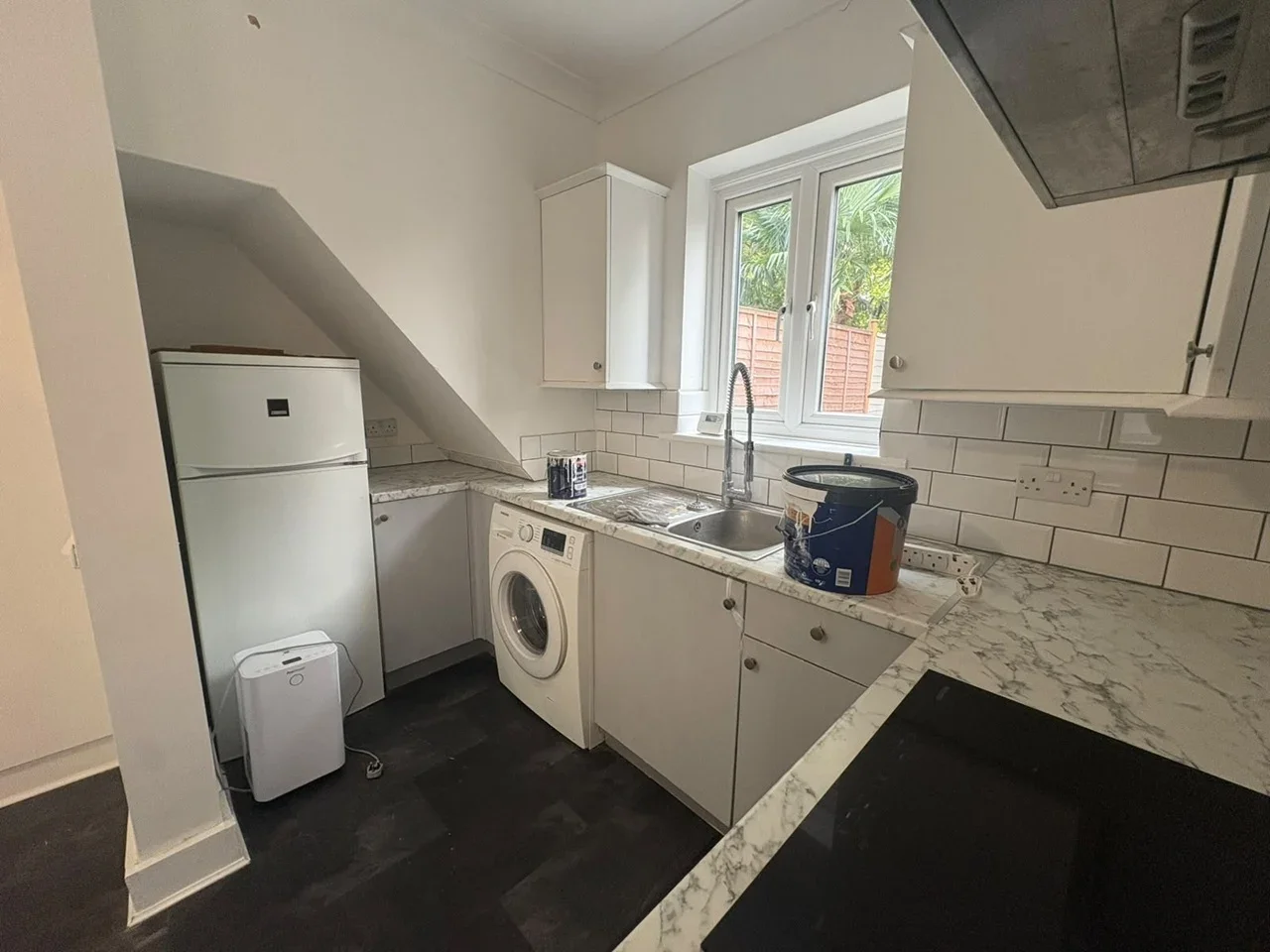 Flat Fortescue Road in Greater London