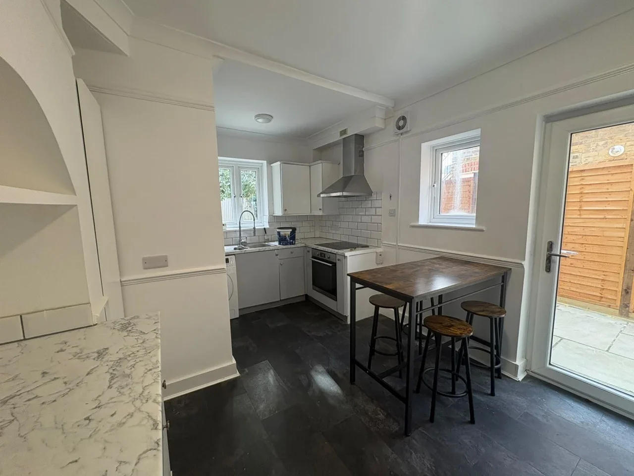 Flat Fortescue Road in Greater London