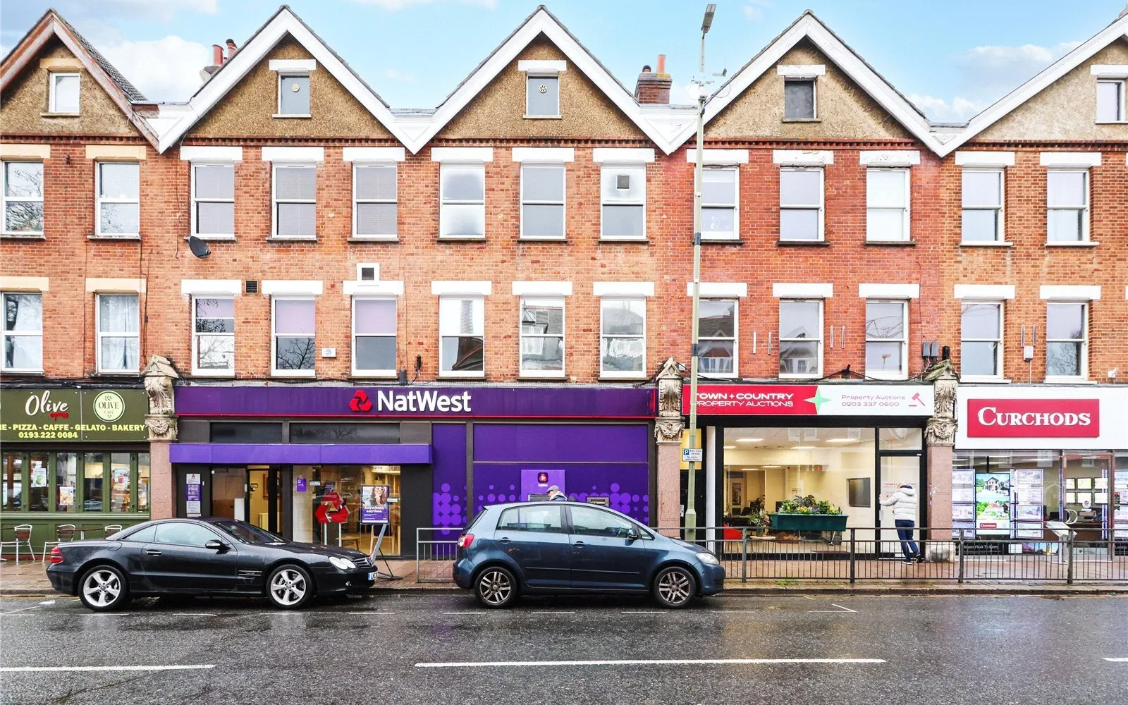 Flat High Street in Walton-on-Thames