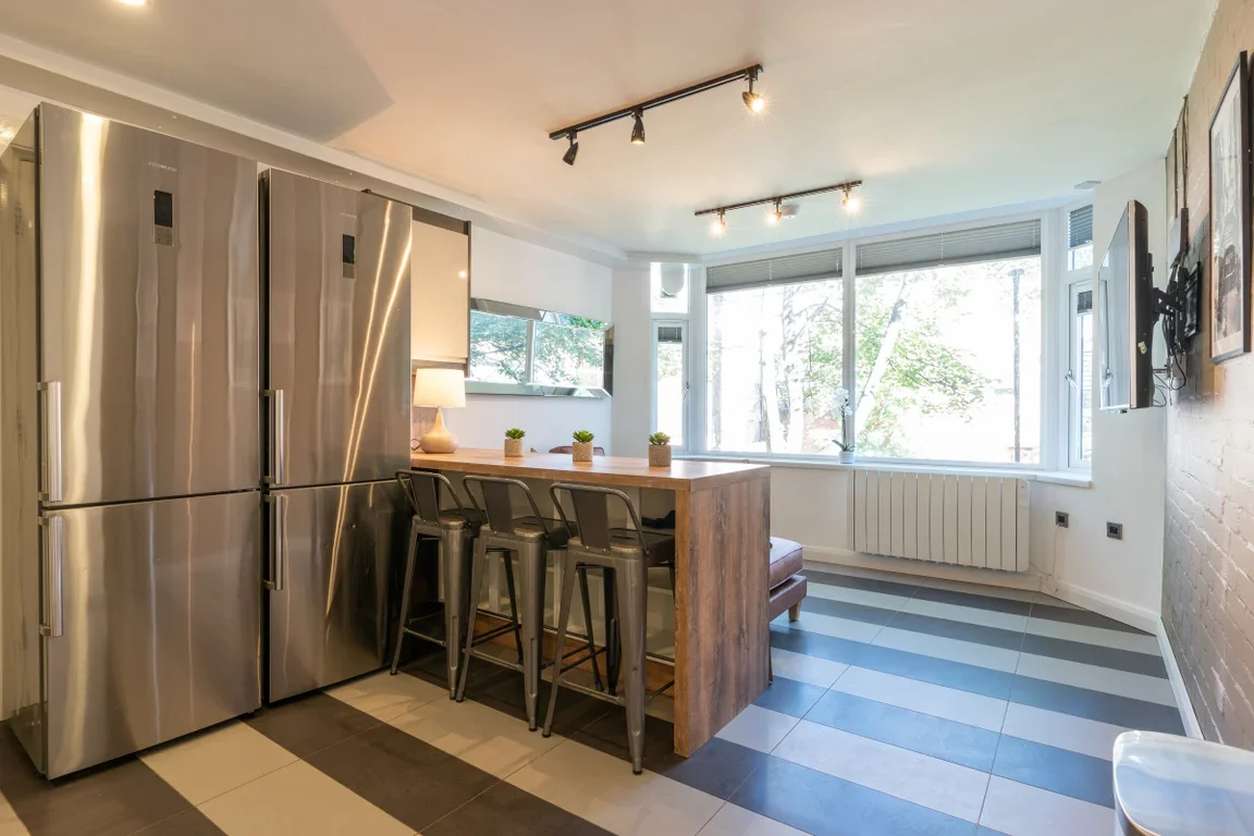 Flat Eskdale Terrace in Newcastle upon Tyne