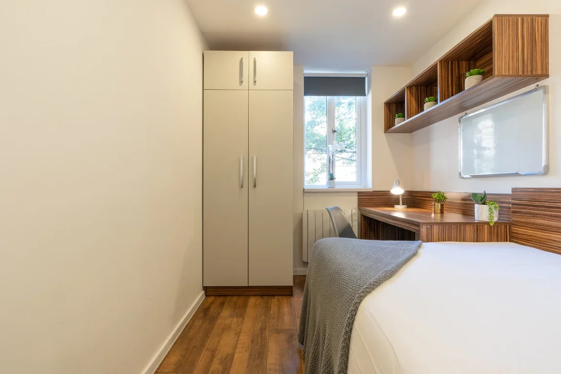 Flat Eskdale Terrace in Newcastle upon Tyne