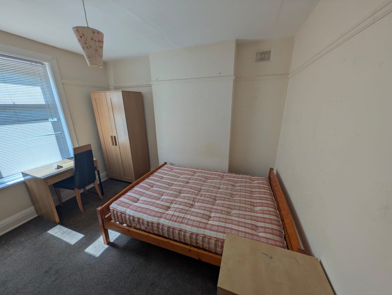 Room Hankinson Road in Bournemouth
