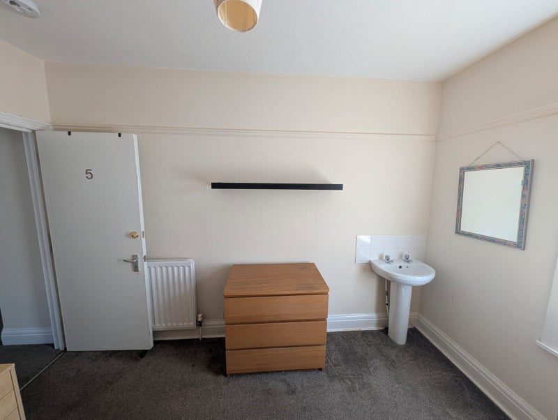Room Hankinson Road in Bournemouth