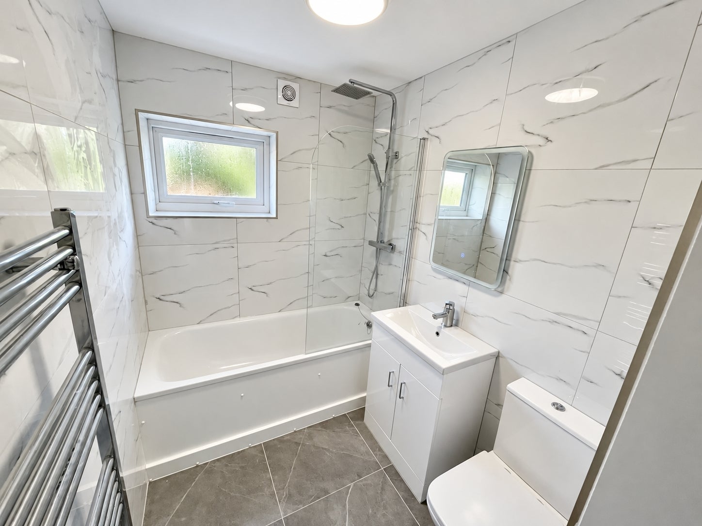 Flat Fernham Road in Greater London