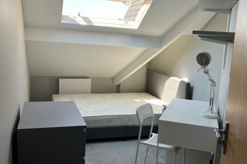Flat Pearson Avenue in Leeds