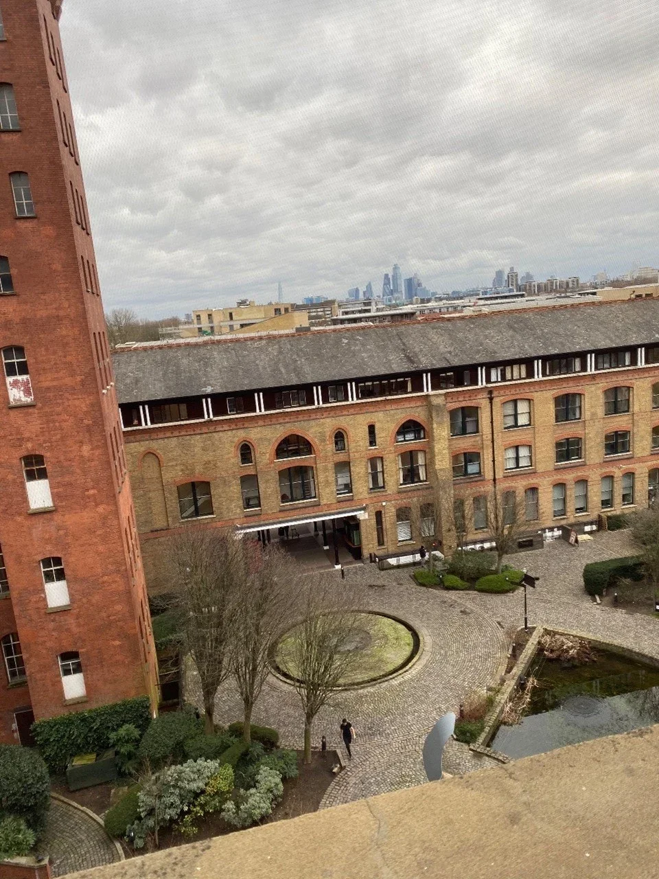 Flat Fairfield Road in Greater London