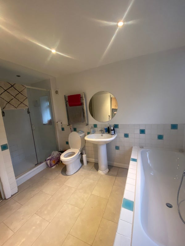 Room Portnall Road in City of Westminster