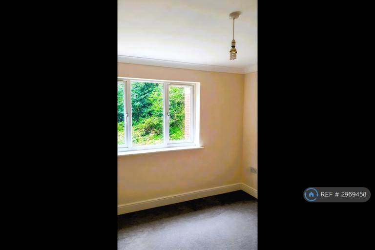 Flat Hampden Close in St Leonards