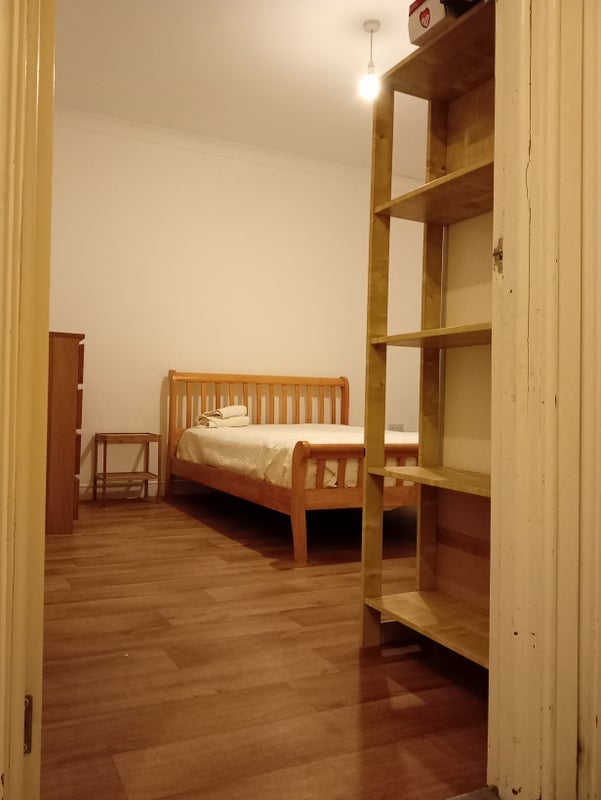Room Whitehorse Lane in Greater London