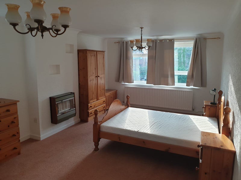 Room Bloomsbury Lane in Trafford