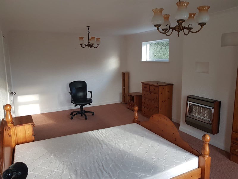 Room Bloomsbury Lane in Trafford