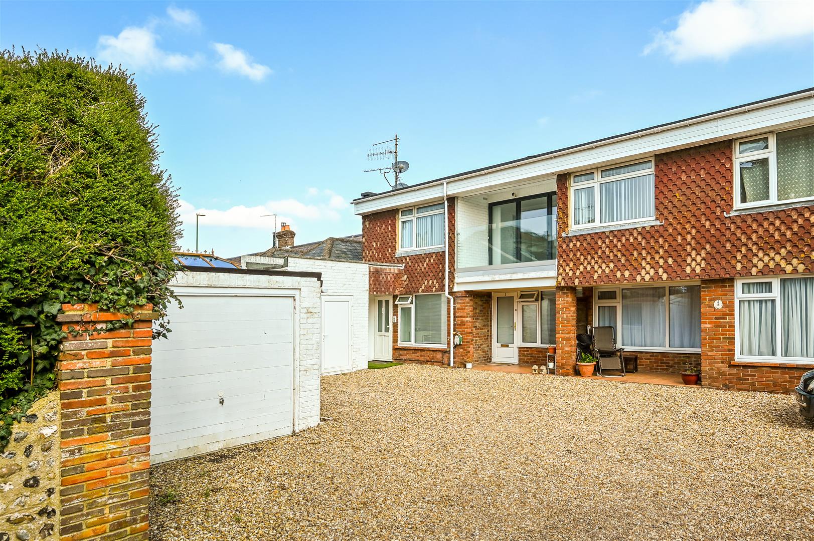 Flat Worthing Road in Arun