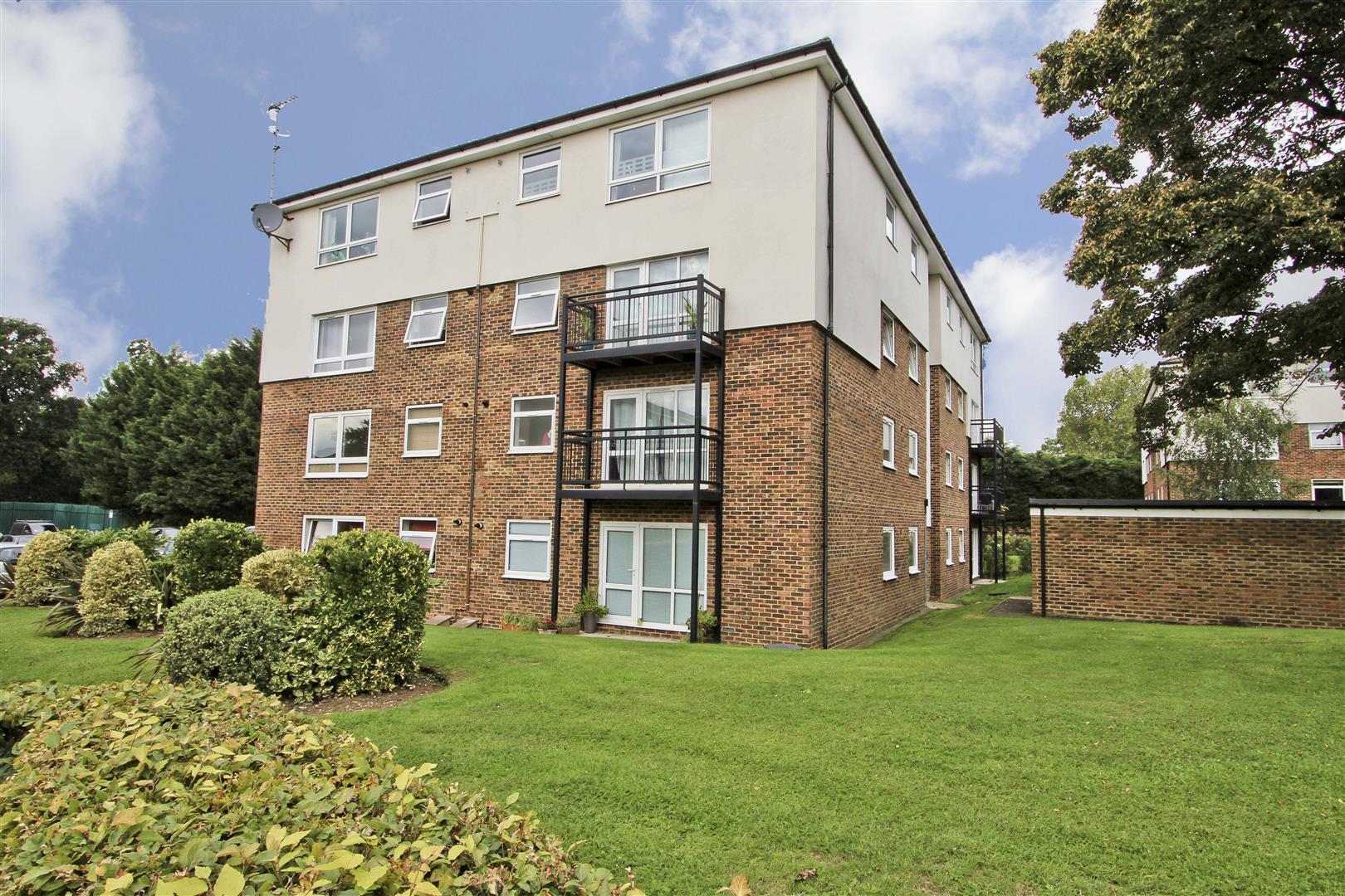 Flat Tedder Close in Greater London