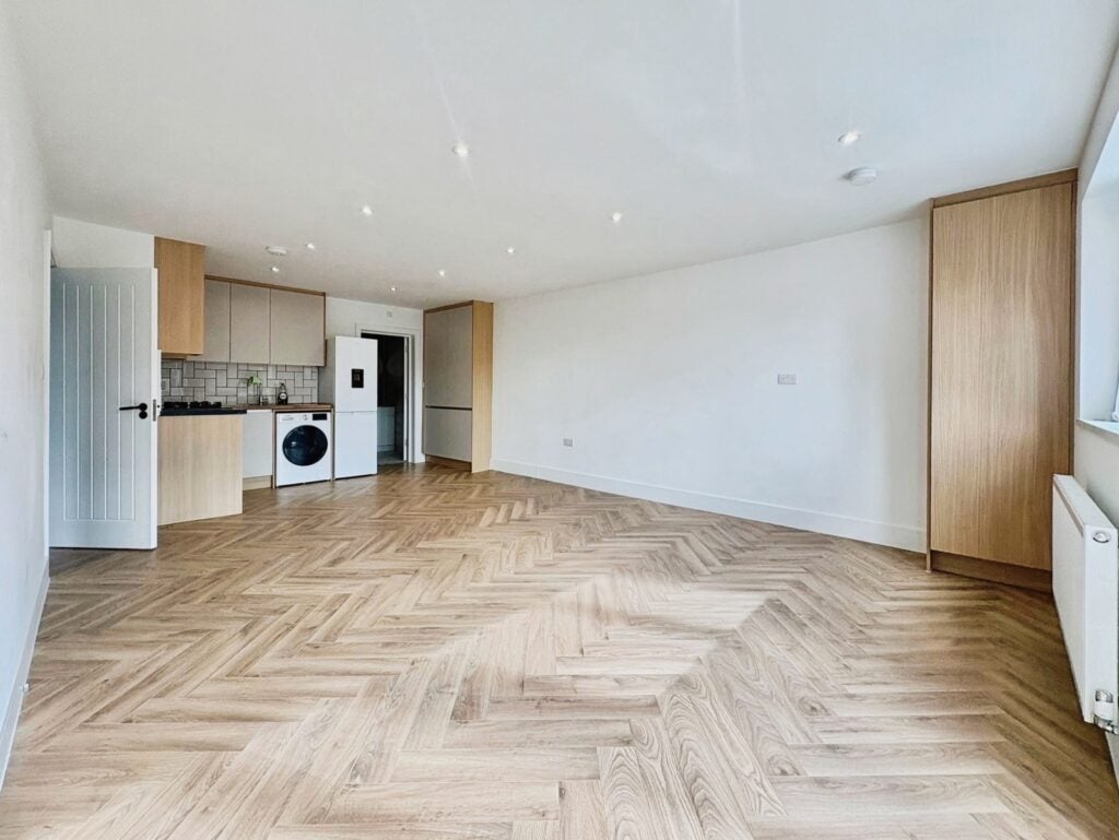 Flat London Road in Surrey Heath