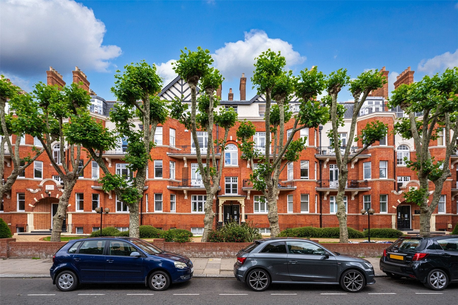 Flat Elgin Avenue in City of Westminster