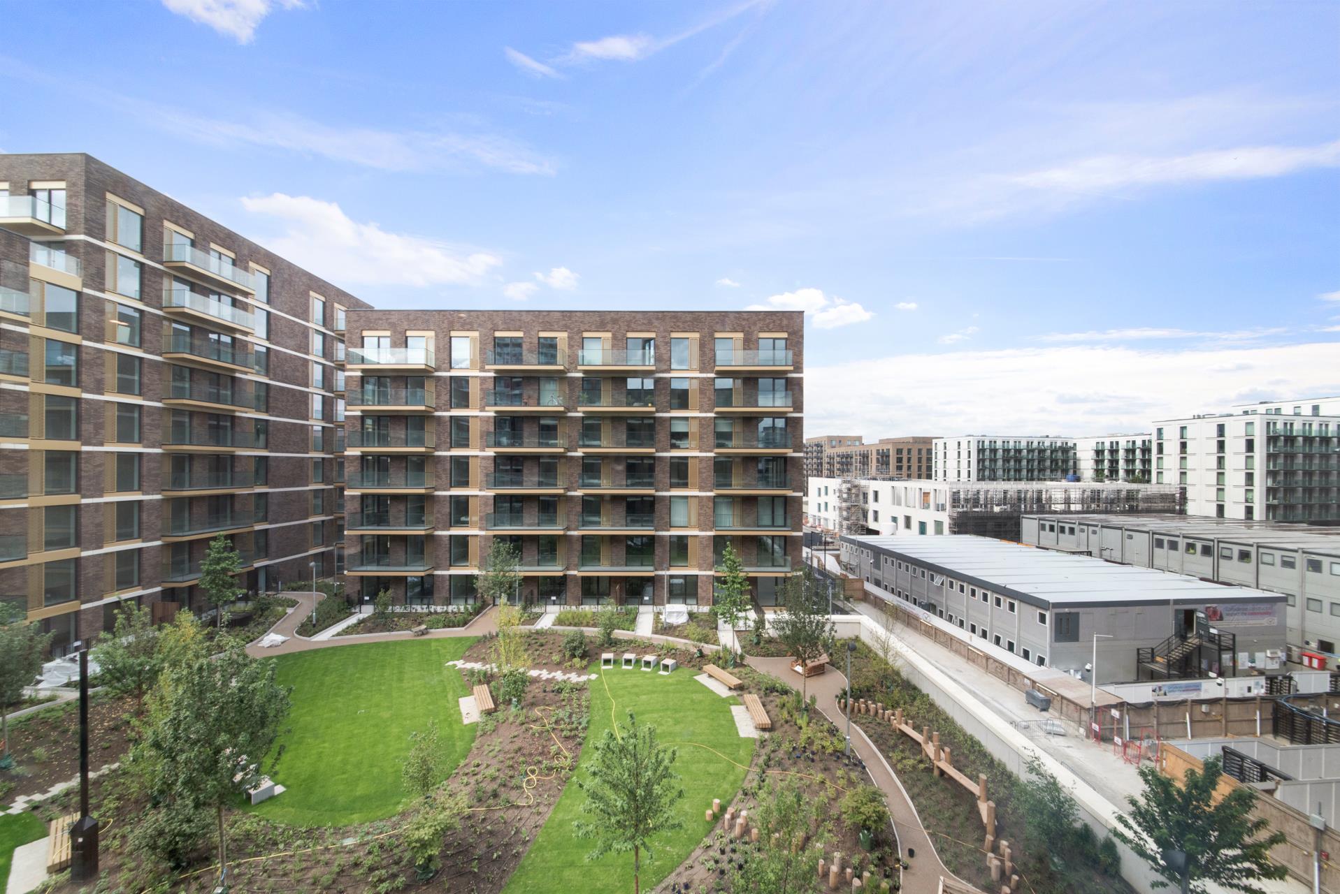 Flat Royal Crest Avenue in Greater London