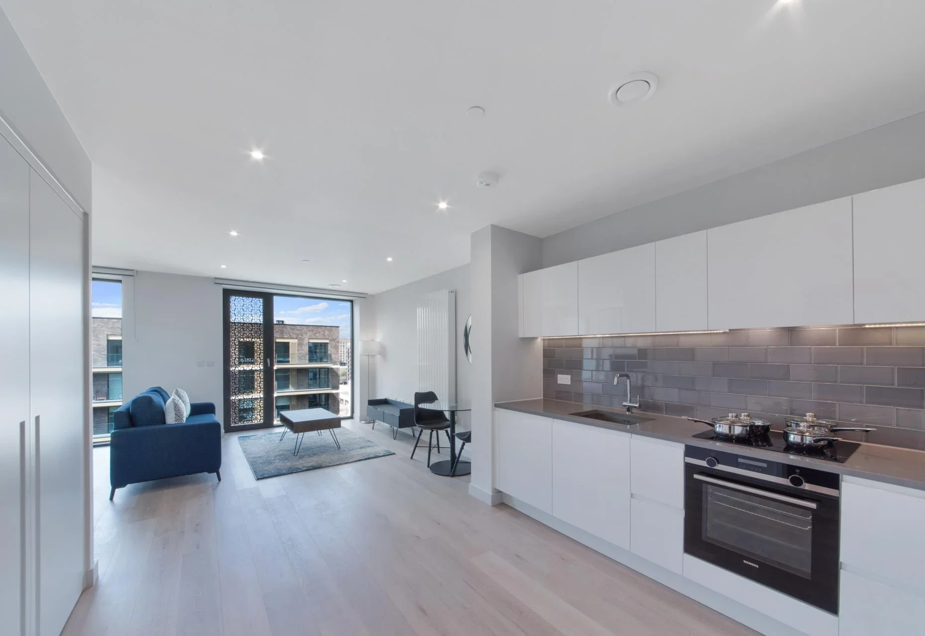 Flat Royal Crest Avenue in Greater London