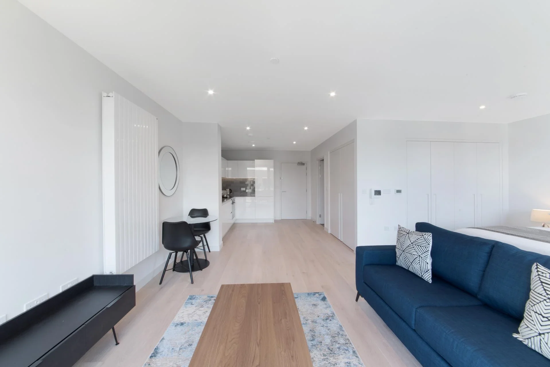 Flat Royal Crest Avenue in Greater London