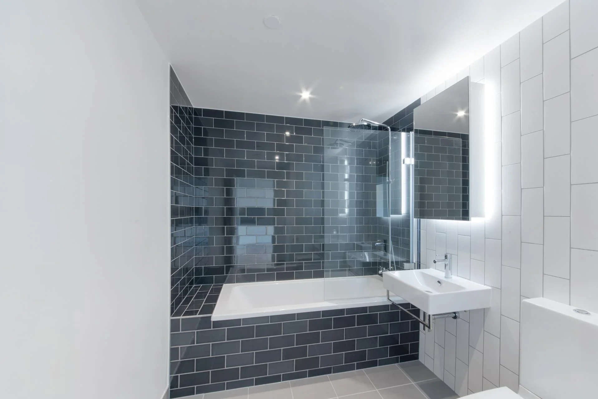Flat Royal Crest Avenue in Greater London