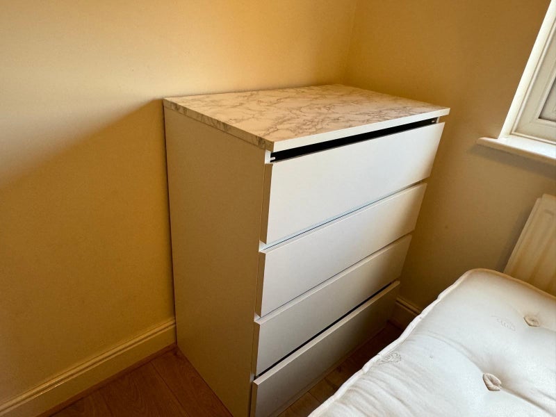 Room Chepstow Road in Greater London