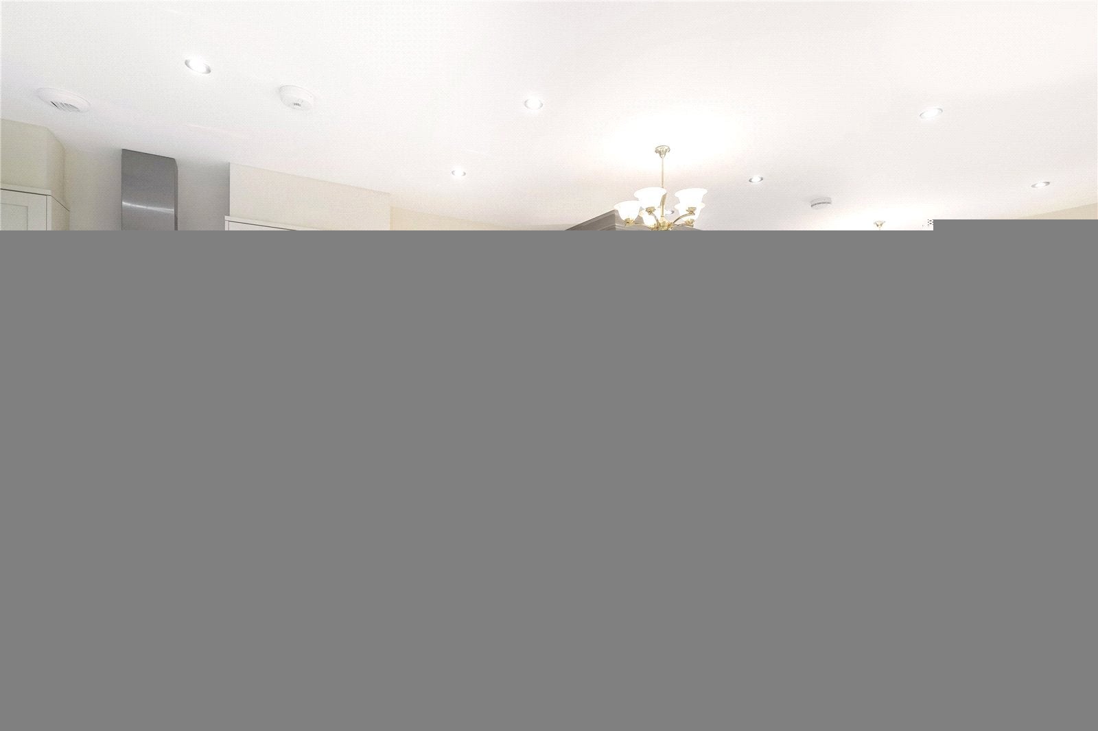 Flat Stratton Place in Cotswold District