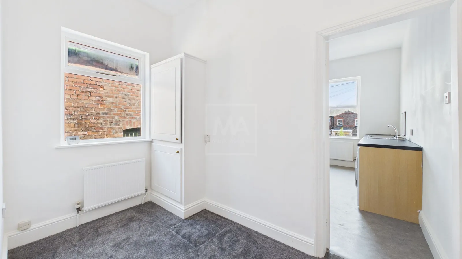 Flat London Road in Stockton Heath