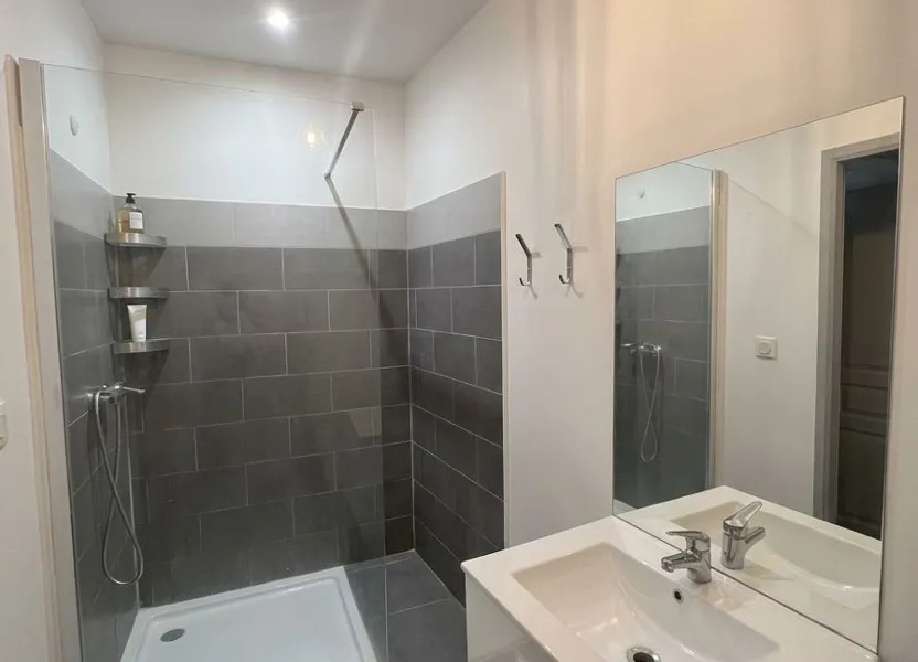 Appartement Rue Émile Zola à Nîmes