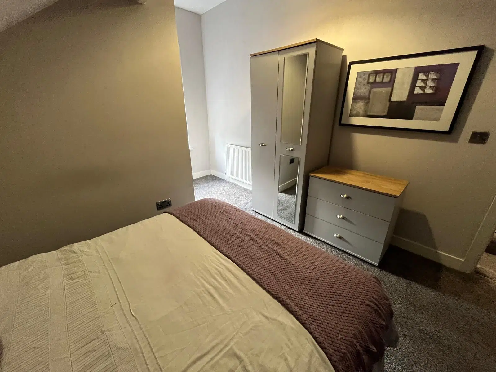 Room Hodgson Place in Leeds