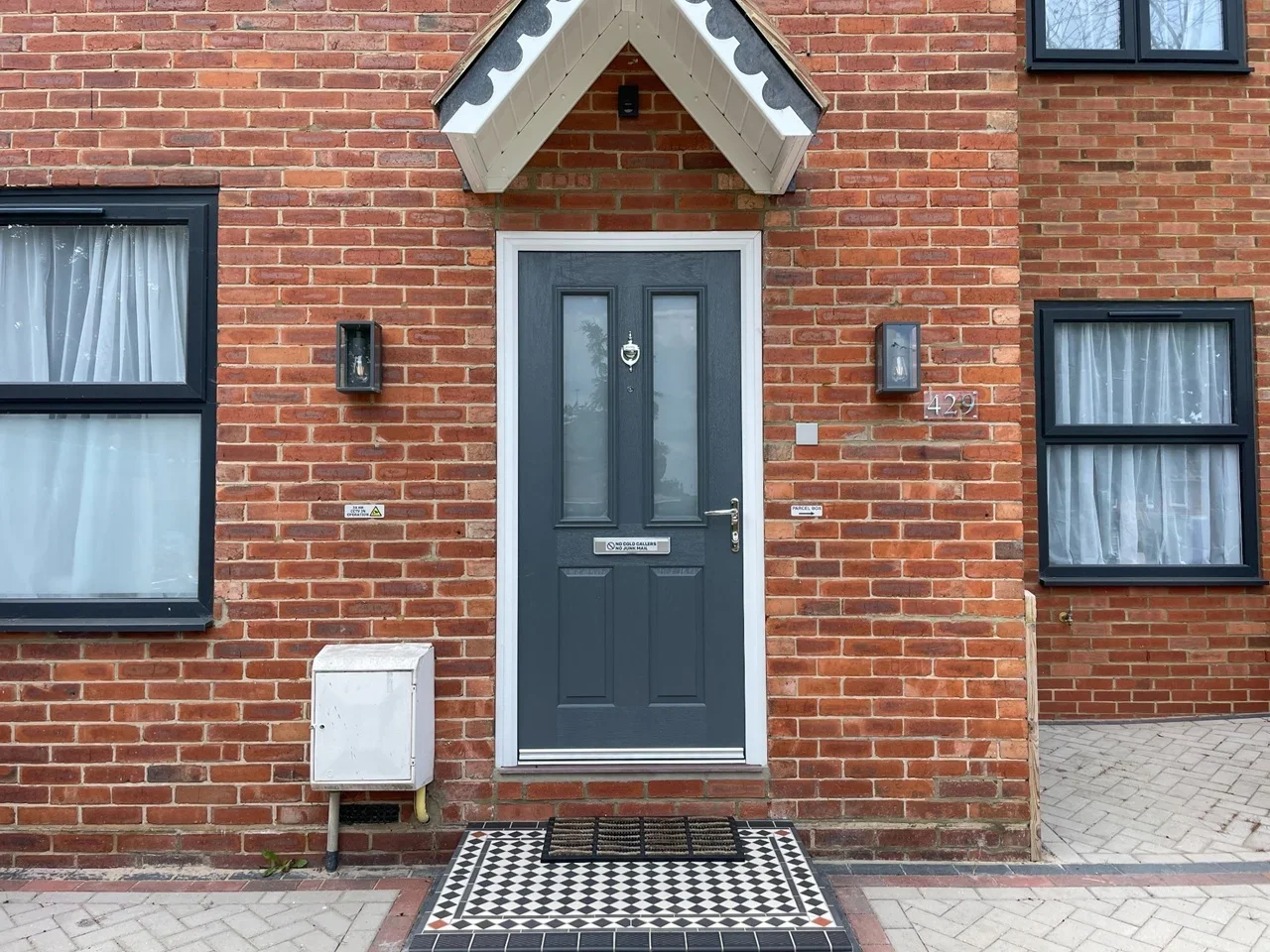 Flat Green Wrythe Lane in Greater London