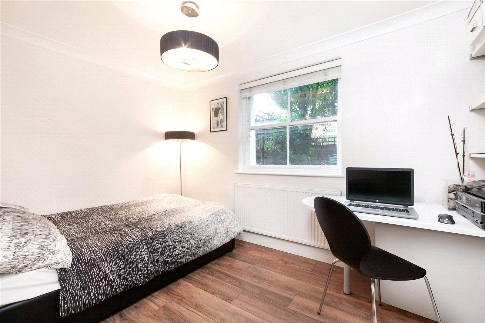 Flat Downham Road in Greater London