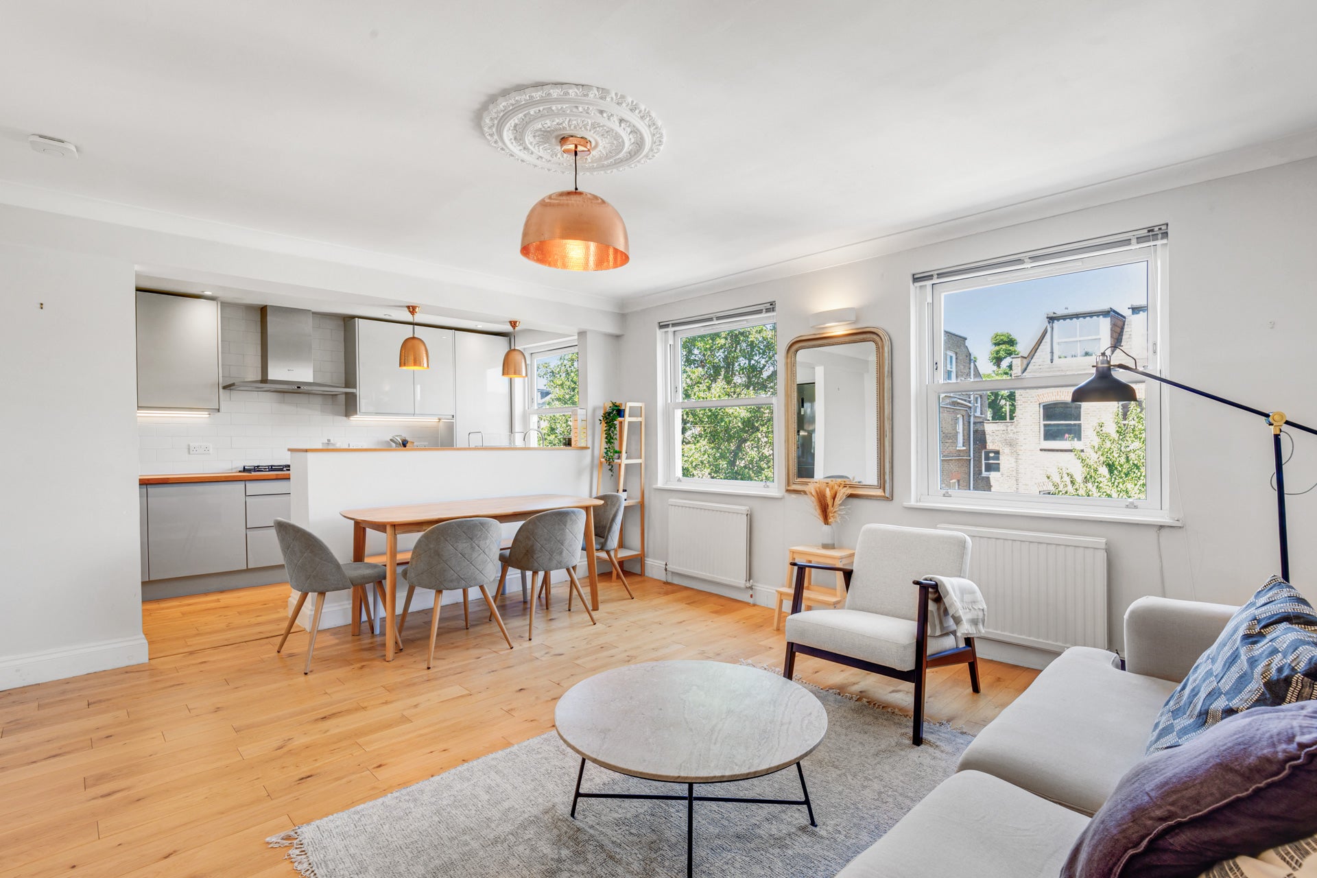 Flat Adolphus Road in Greater London