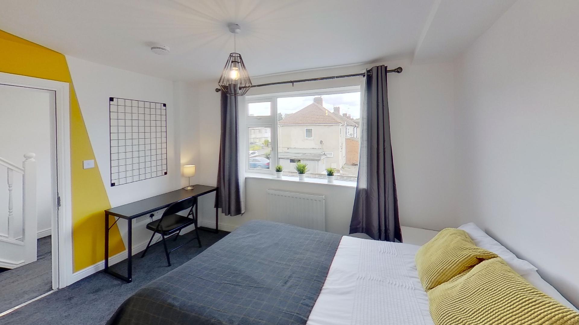 Flat Pelham Crescent in Nottingham