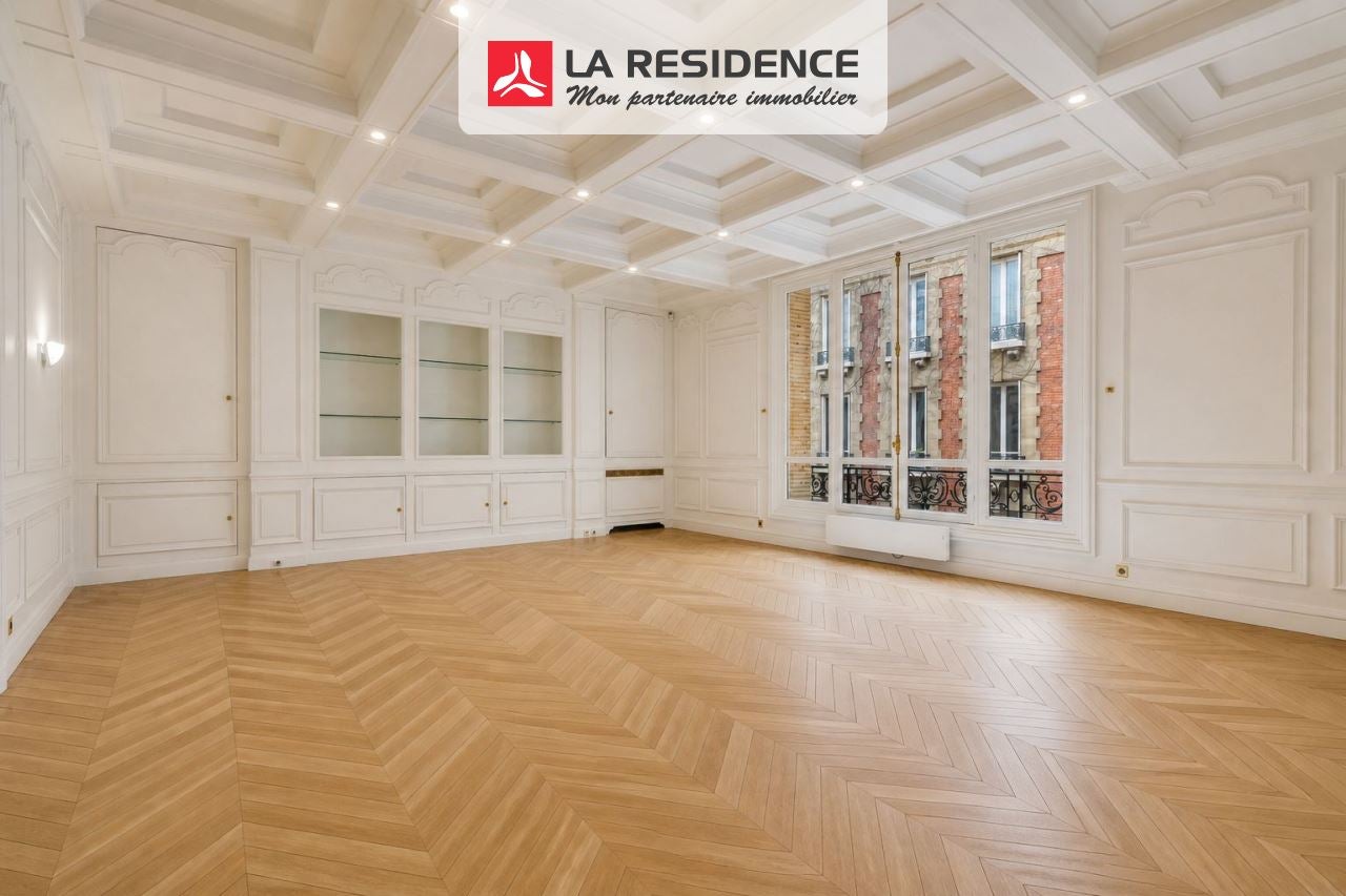 Appartement Rue Alphonse de Neuville à Paris