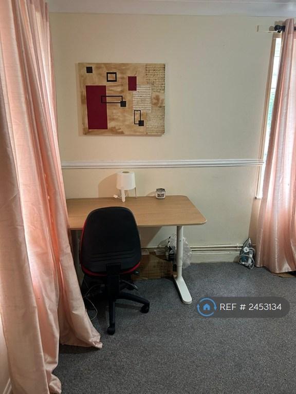 Flat Brereton Close in Norwich