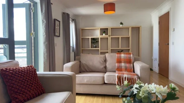Flat Kenninghall Road in Greater London