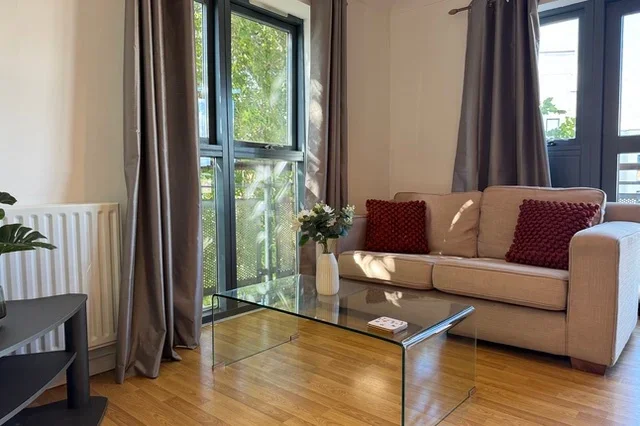 Flat Kenninghall Road in Greater London