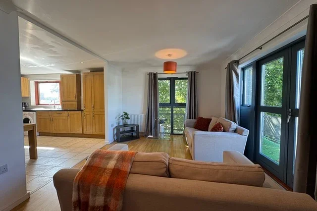 Flat Kenninghall Road in Greater London
