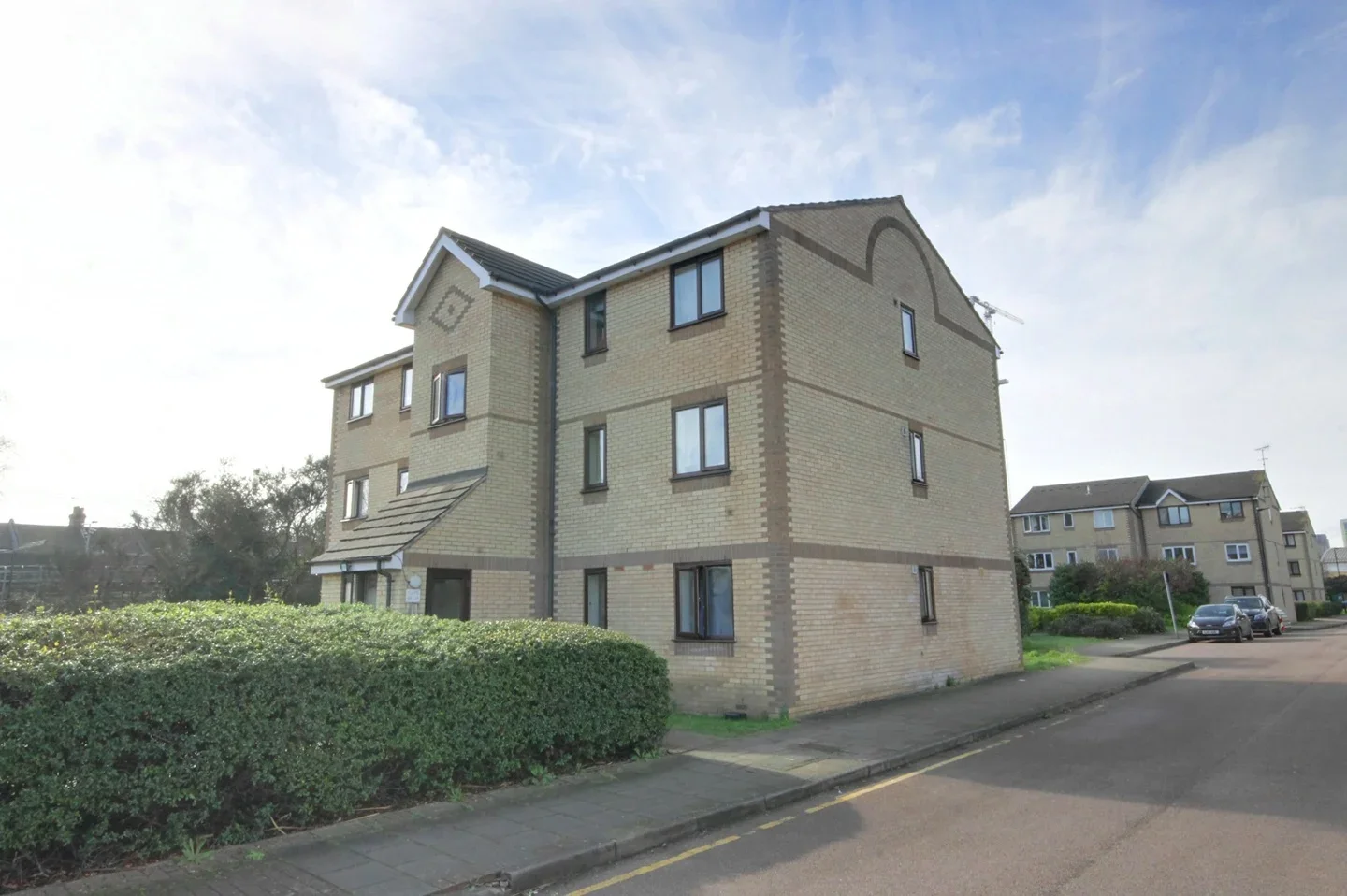 Flat Jack Clow Road in Greater London