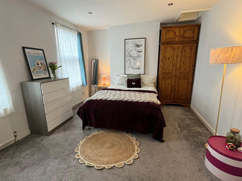 Room Playford Road in Greater London