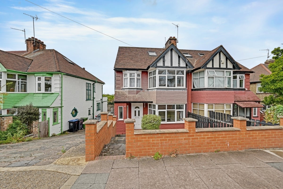 House Tanfield Avenue in Greater London