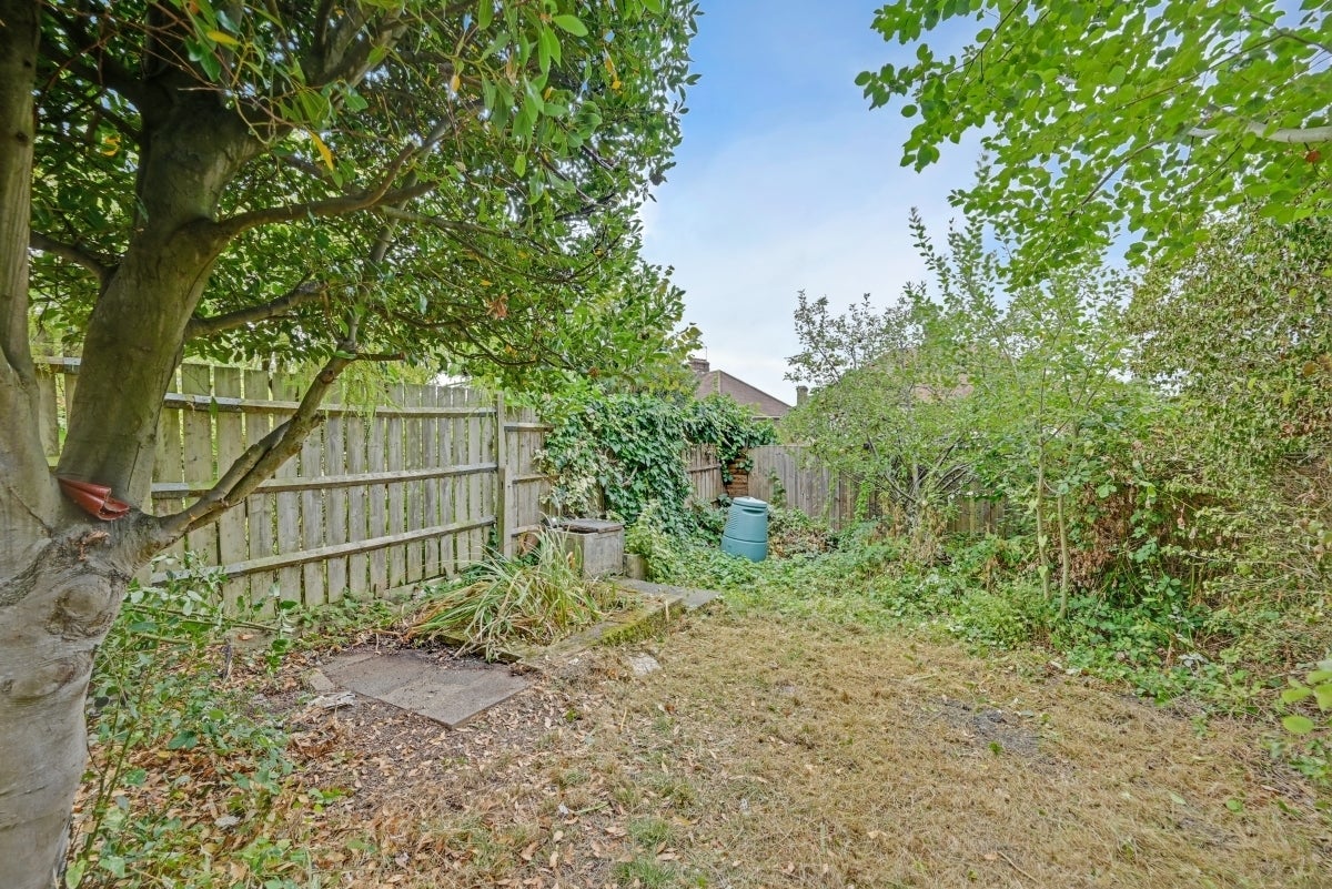 House Tanfield Avenue in Greater London