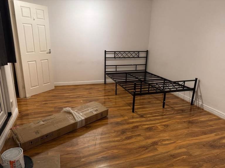Flat Gough Walk in Greater London