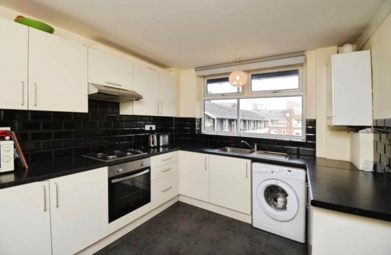 Flat Gough Walk in Greater London