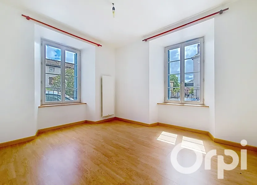 Flat Rue de la Quintaine in Ruynes-en-Margeride