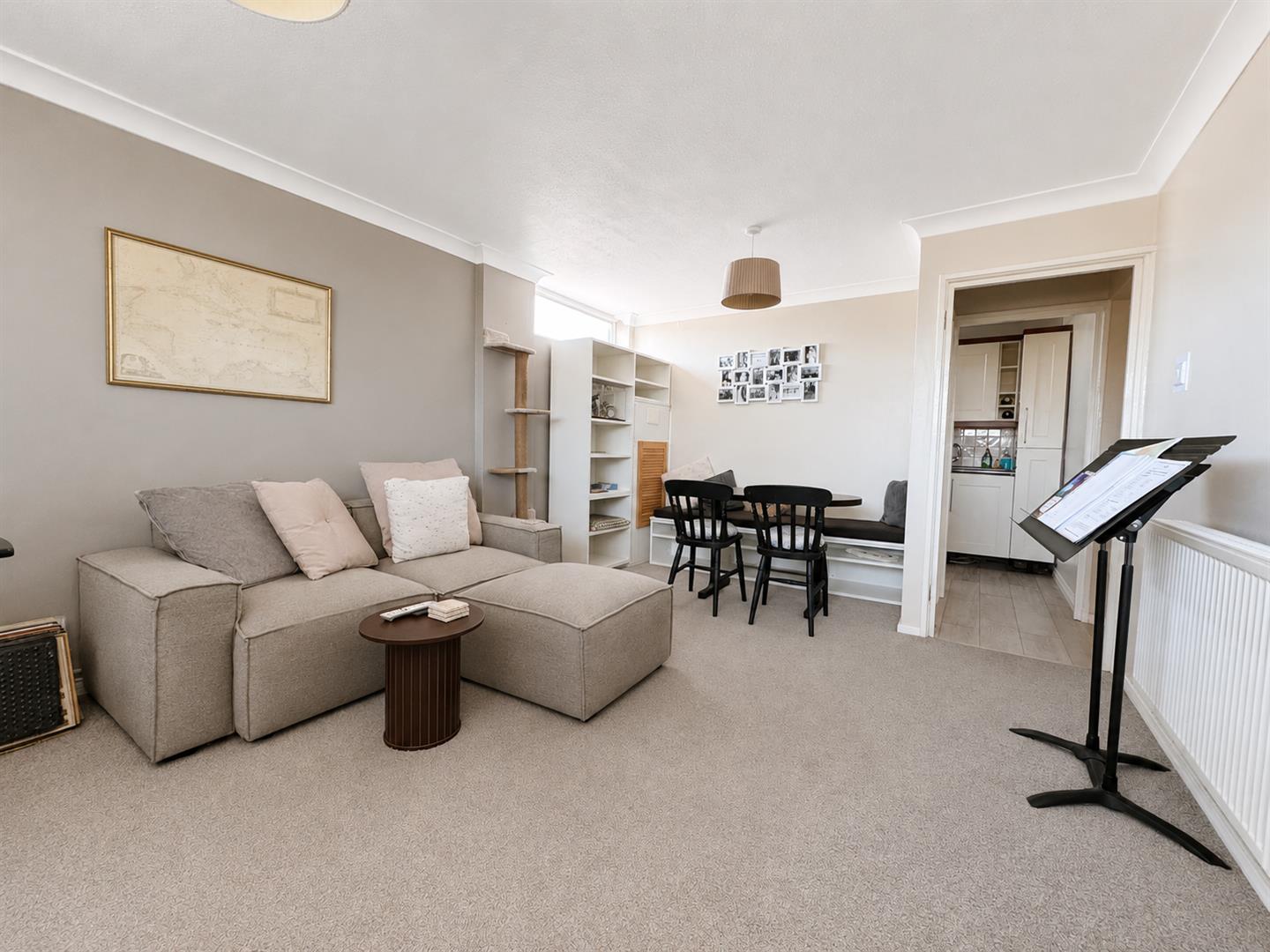 Flat Mitre Court in Fareham