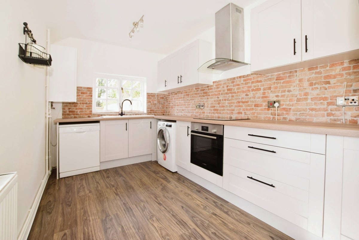 House Maude Close in Folkestone and Hythe District