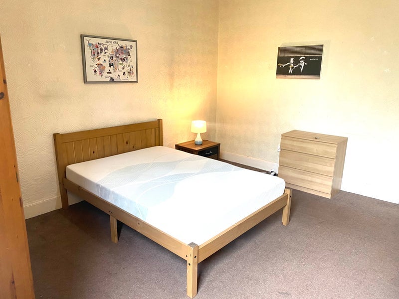 Room Great Western Road in Glasgow
