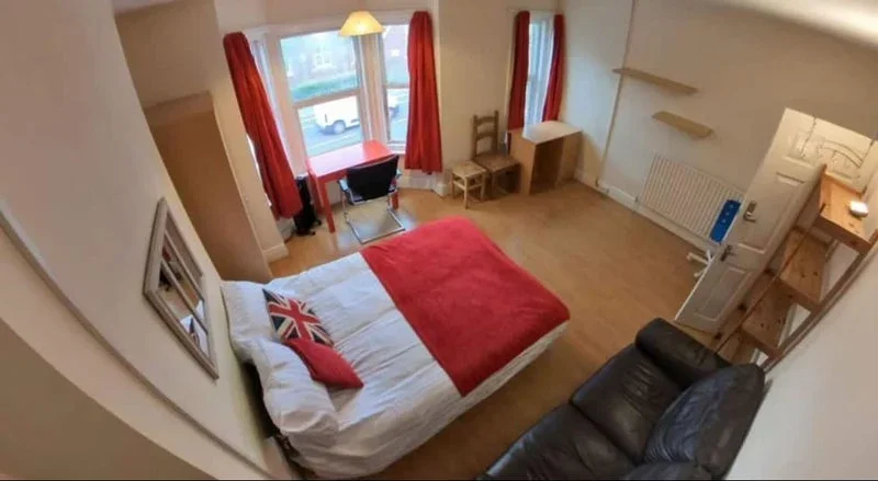 Room St Denys Road in Southampton