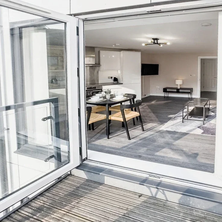 Flat Blackwall Lane in Greater London