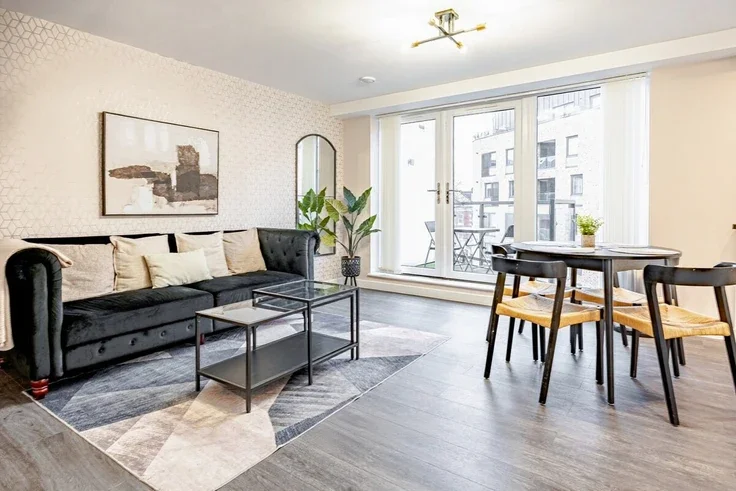 Flat Blackwall Lane in Greater London